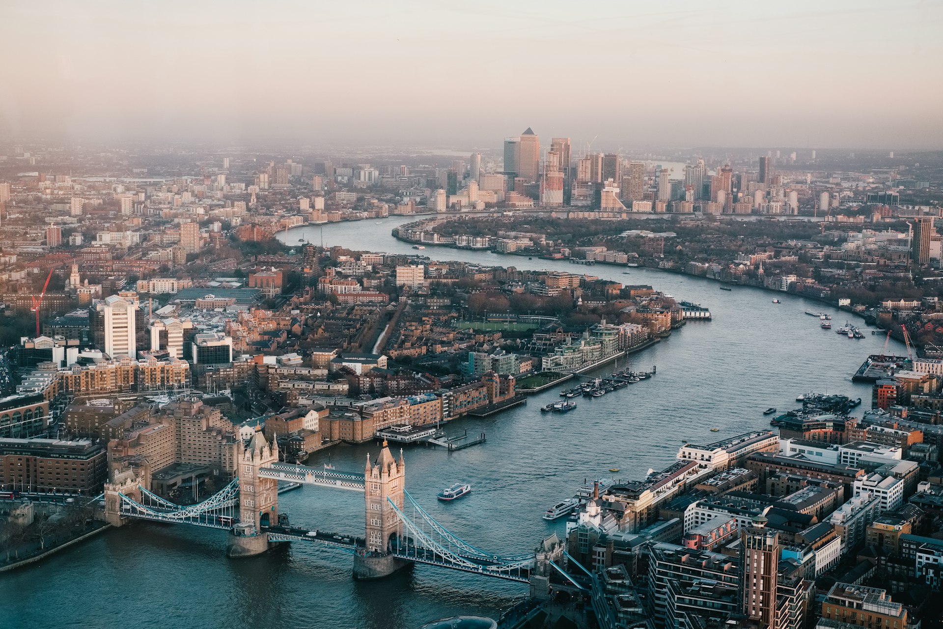 London cityscape near OMNI-FINANCIAL SERVICES LTD office